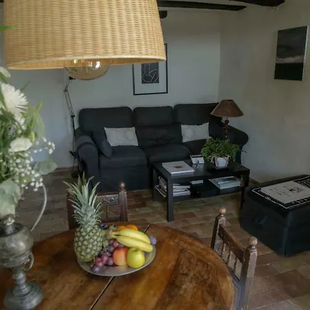 La Maison Aux Bonsais *
